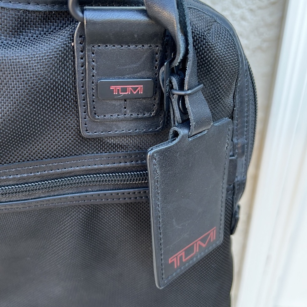 TUMI Black Nylon Crossbody Shoulder Messenger Computer Bag - Picture 6 of 11